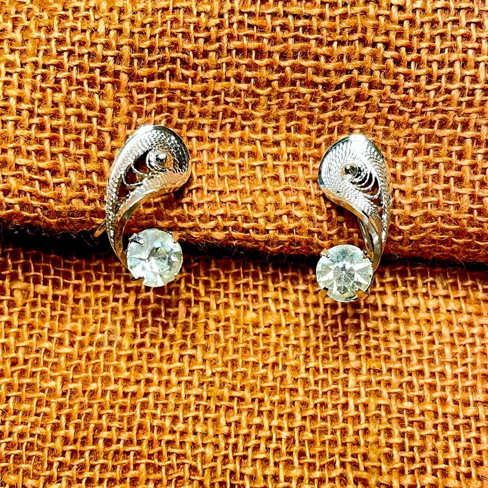 Vintage Ann Lee Silver Filigree and Rhinestone Screw Back Earrings